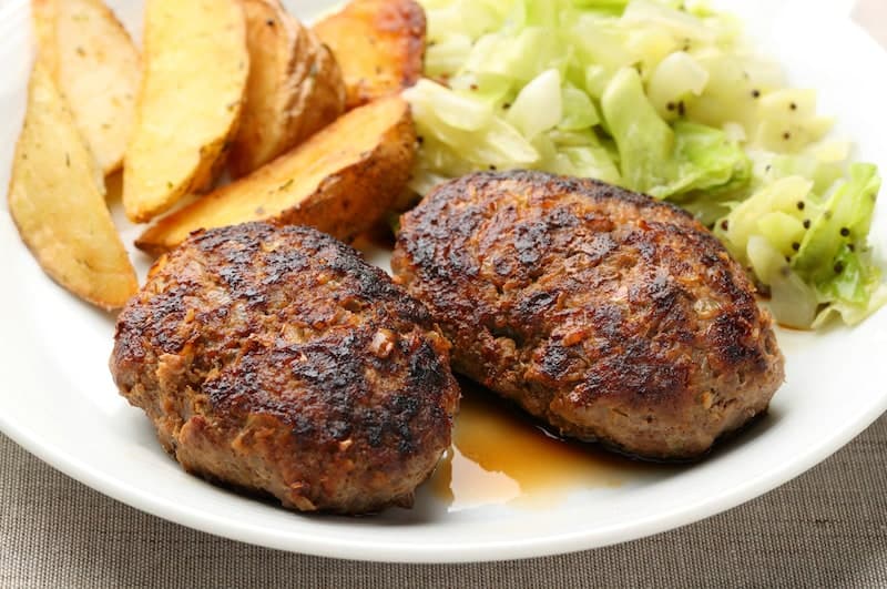 肉のうまみをダイレクトに感じるしっかりハンバーグ 1