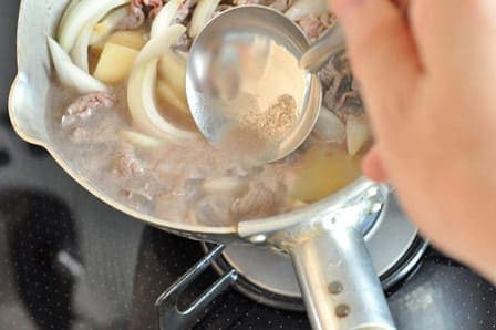 だしなし簡単！肉じゃがの基本レシピ作り方 12