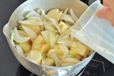 だしなし簡単！肉じゃがの基本レシピ作り方 10