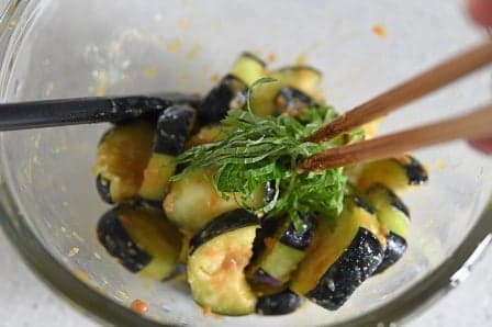 なすの酢みそ和え／火を使わず手軽な副菜！ 13